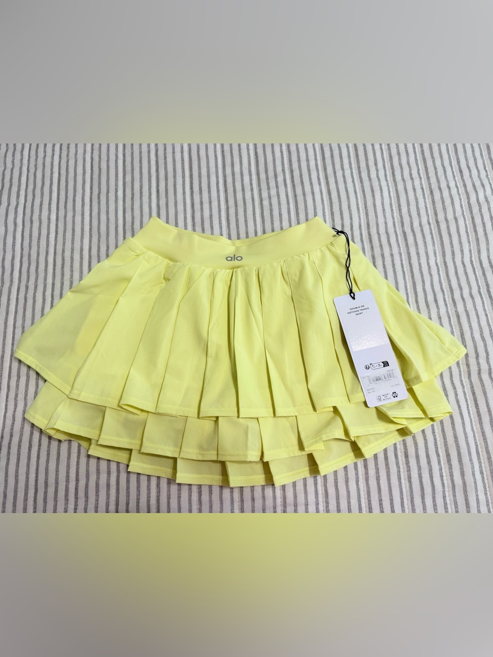 Alo Yoga Double Or Nothing Tennis Skirt XS New with tags - Picture 2 of 4